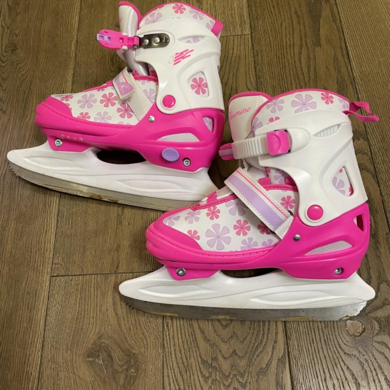 Коньки для девочки – купить в Москве, цена 300 руб., дата размещения ...