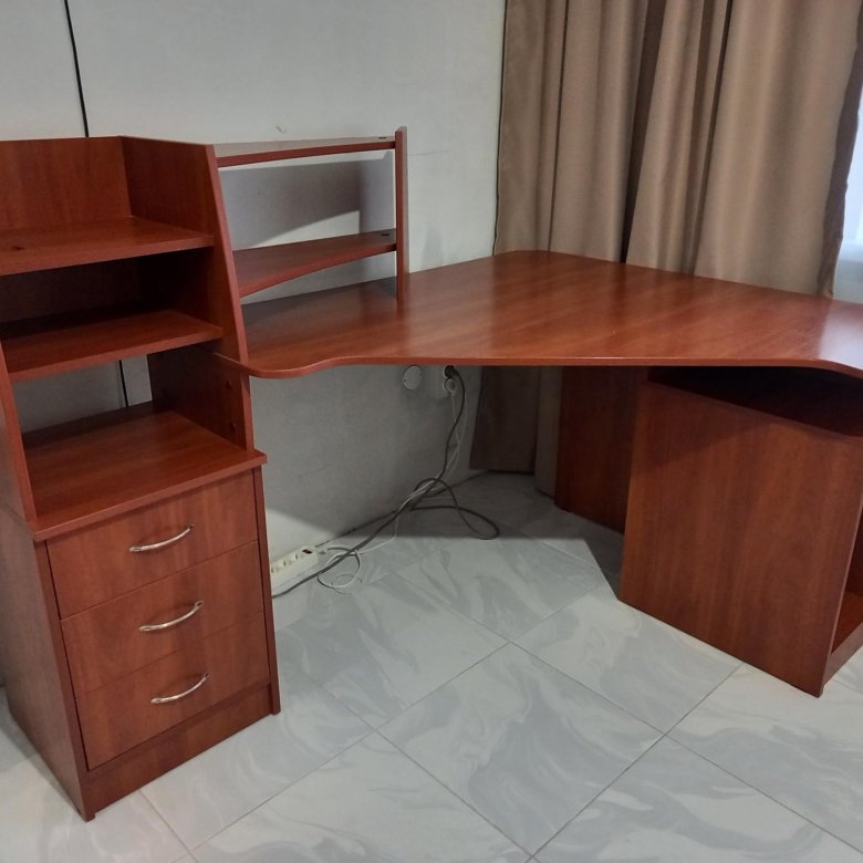 Компьютерный стол – купить в Тюмени, цена 3 500 руб., дата размещения ...