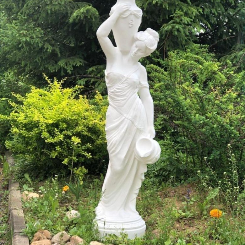 Скульптура девушки с кувшином для фонтана - это шедевр, который сделает ваш сад поистине уникальным и неотразимым