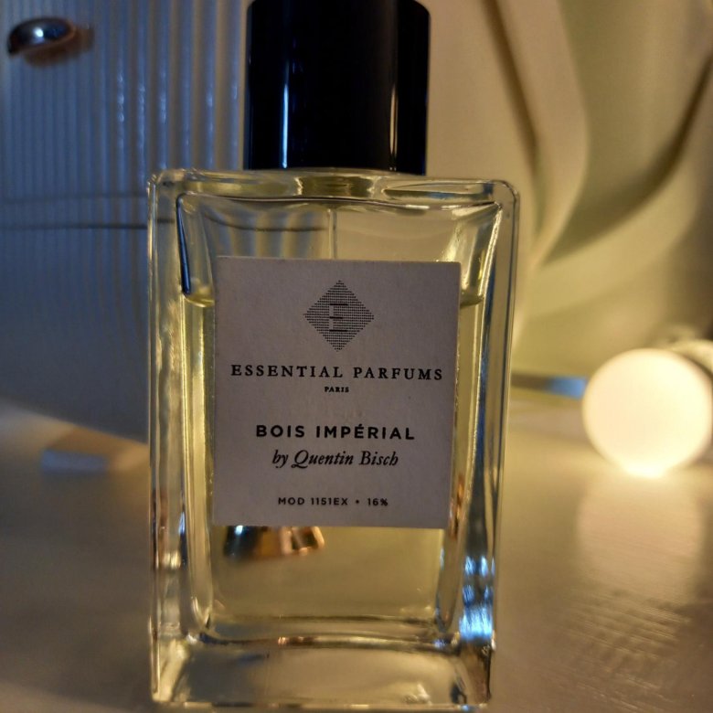 Essential paris. Essential Parfums bois Imperial. Essential Parfums Paris bois Imperial by Quentin bisch. Духи Эссеншиал Парфюм бойс Империал. Бойс Империал Эссенциале Парфюм.