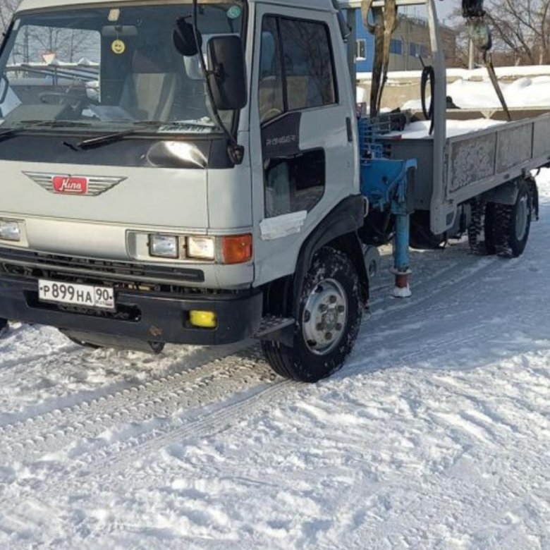 Услуги киселевск. Ниссан атлас эвакуатор. Кран борт эвакуатор. Автоэвакуатор в Чите. Эвакуатор с бортами.