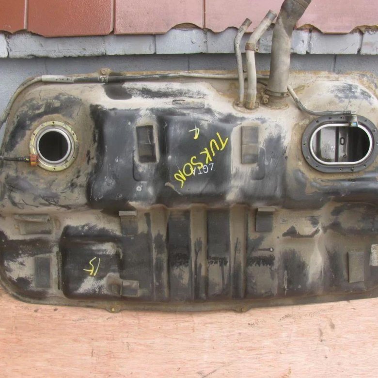 Хендай туксон 2008 бак. Бак хендай туксон. Топливный бак для хендай галлопер дизель. Бак туксон 2008. Бак хендай туксон.