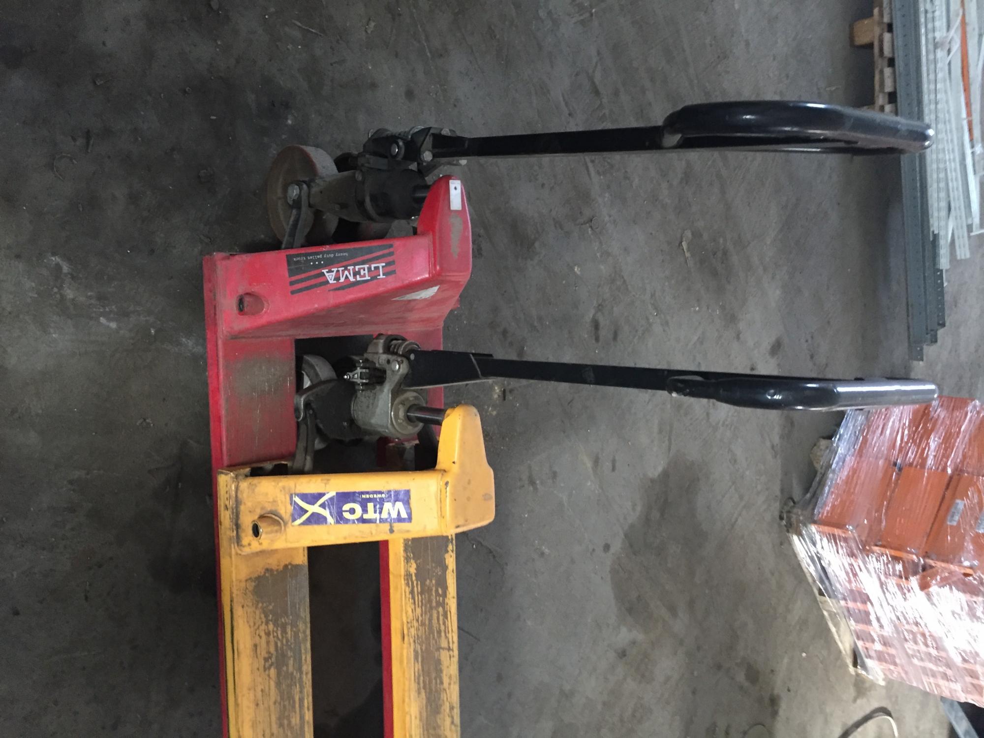 вил 2. купить рохлю бу в москве вилы 2 м. тележка с электроприводом длина вил 2 метра. вилы 2т/500 мм, к-т 2 шт wilmart 2а 80х40х1200. клык вил 2а 100х40 1400.