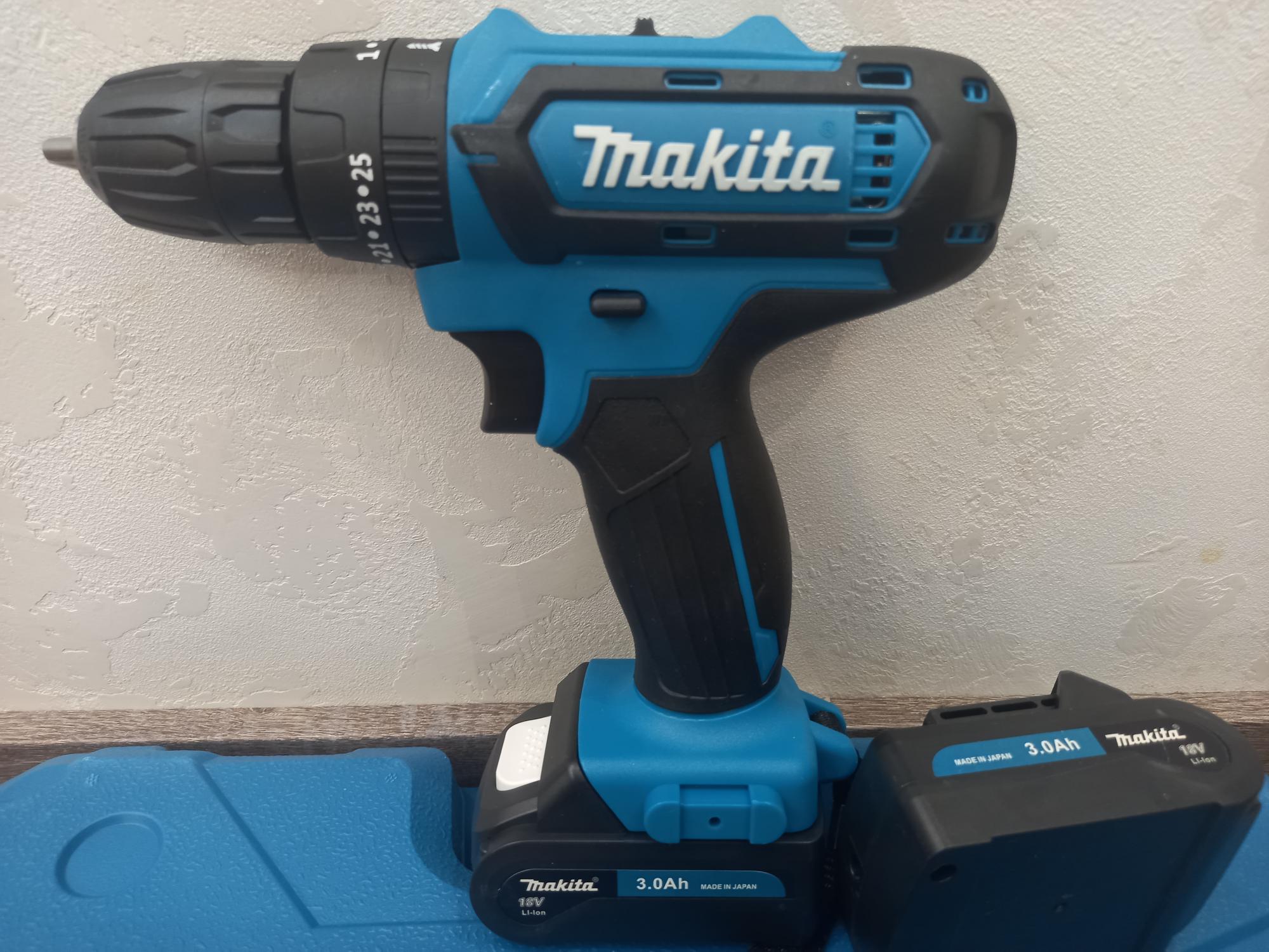 Шуруповерт Makita 18V 3.0Ah с насадками  , цена 8 000 руб .