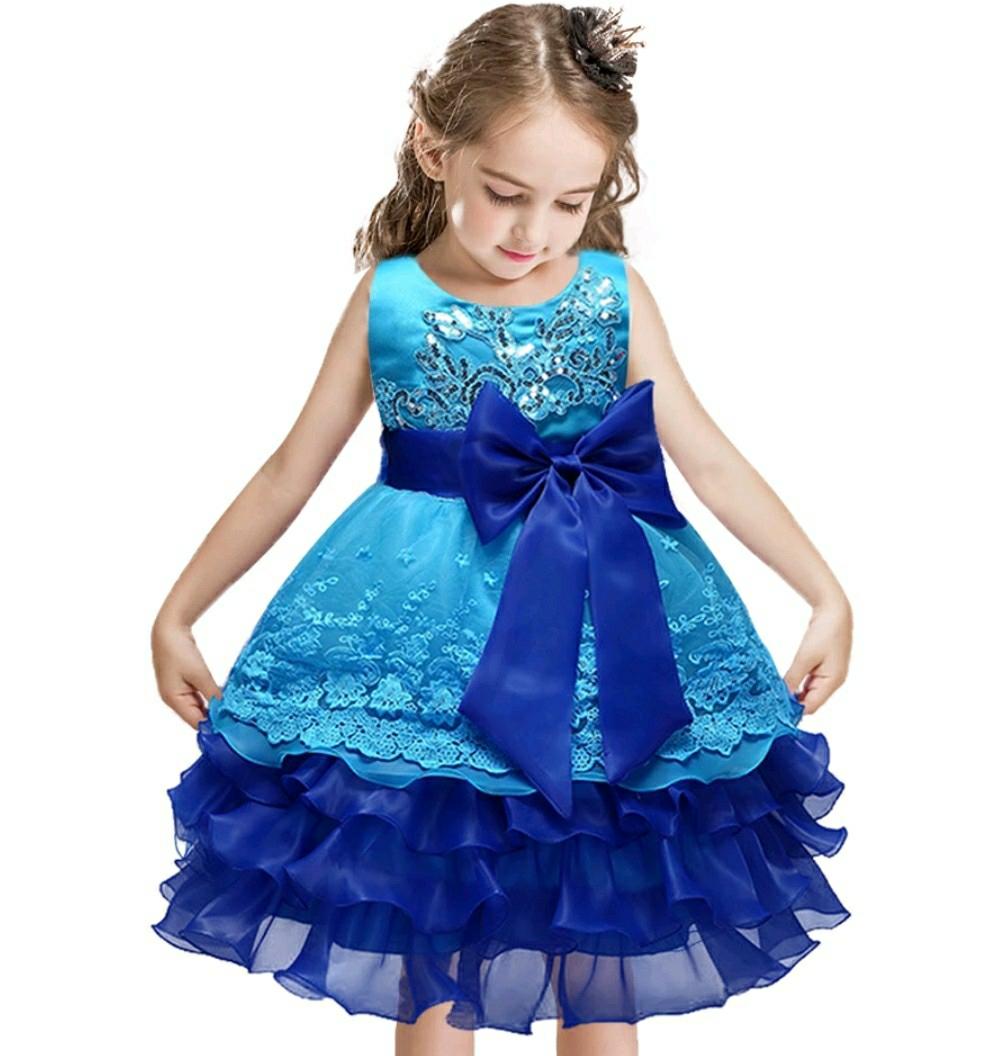 Детские платья есть. Красивые платья для девочек. Нарядное платье для девочки. Новогоднее платье для девочки. Красивые новогодние платья для девочек.