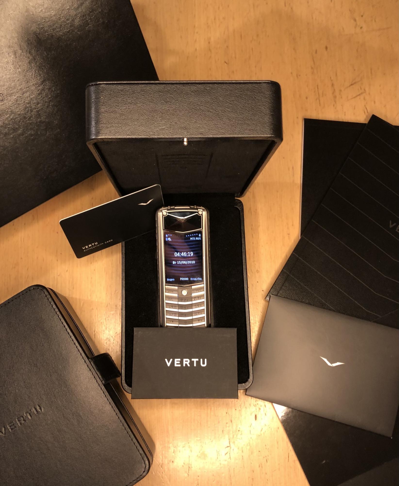 Китайский верту. Vertu Ascent 2010. Vertu Ascent x Titan. Vertu Constellation Ayxta. Vestu киьайский авто.