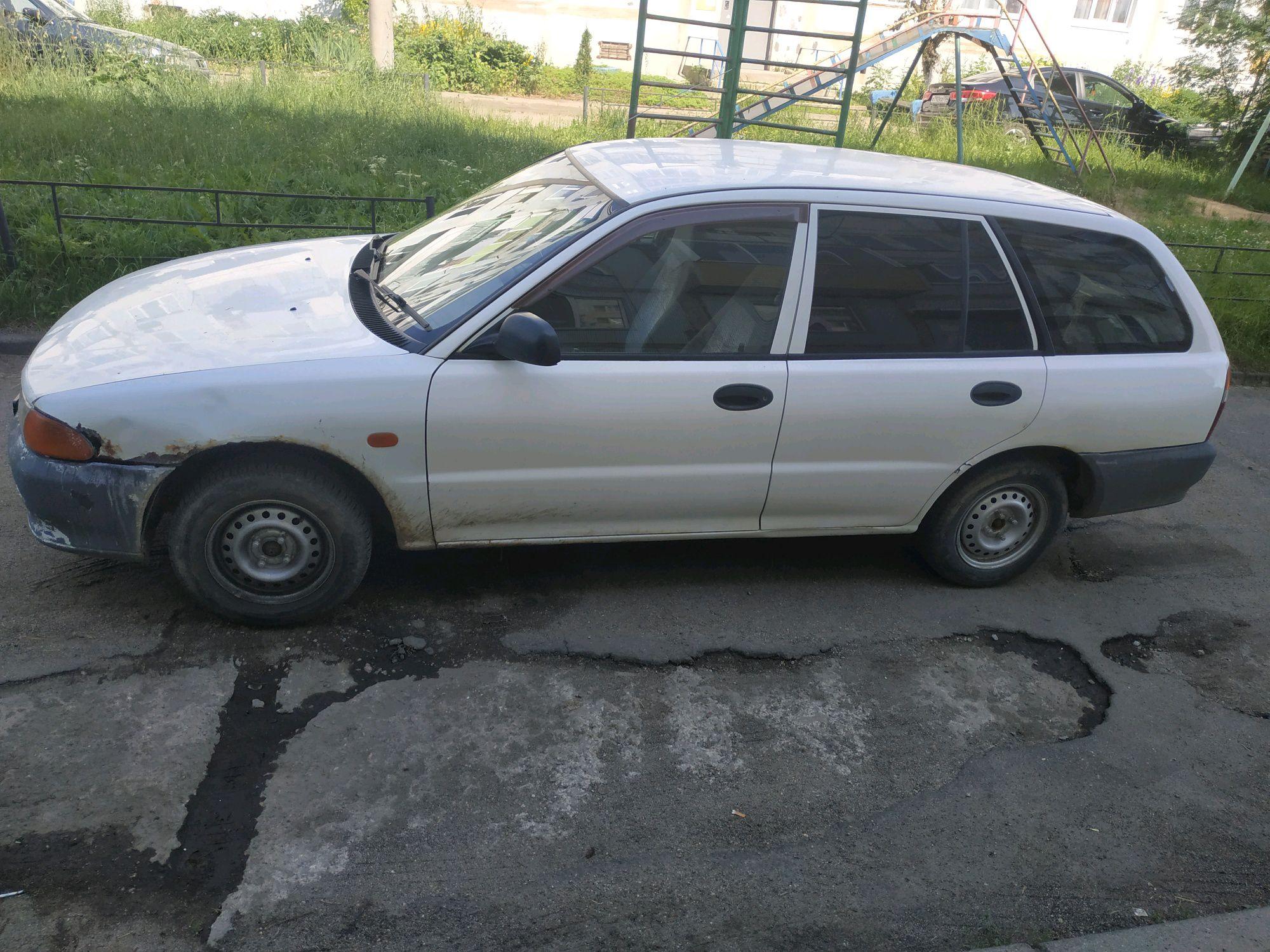 Мицубиси либеро 2000