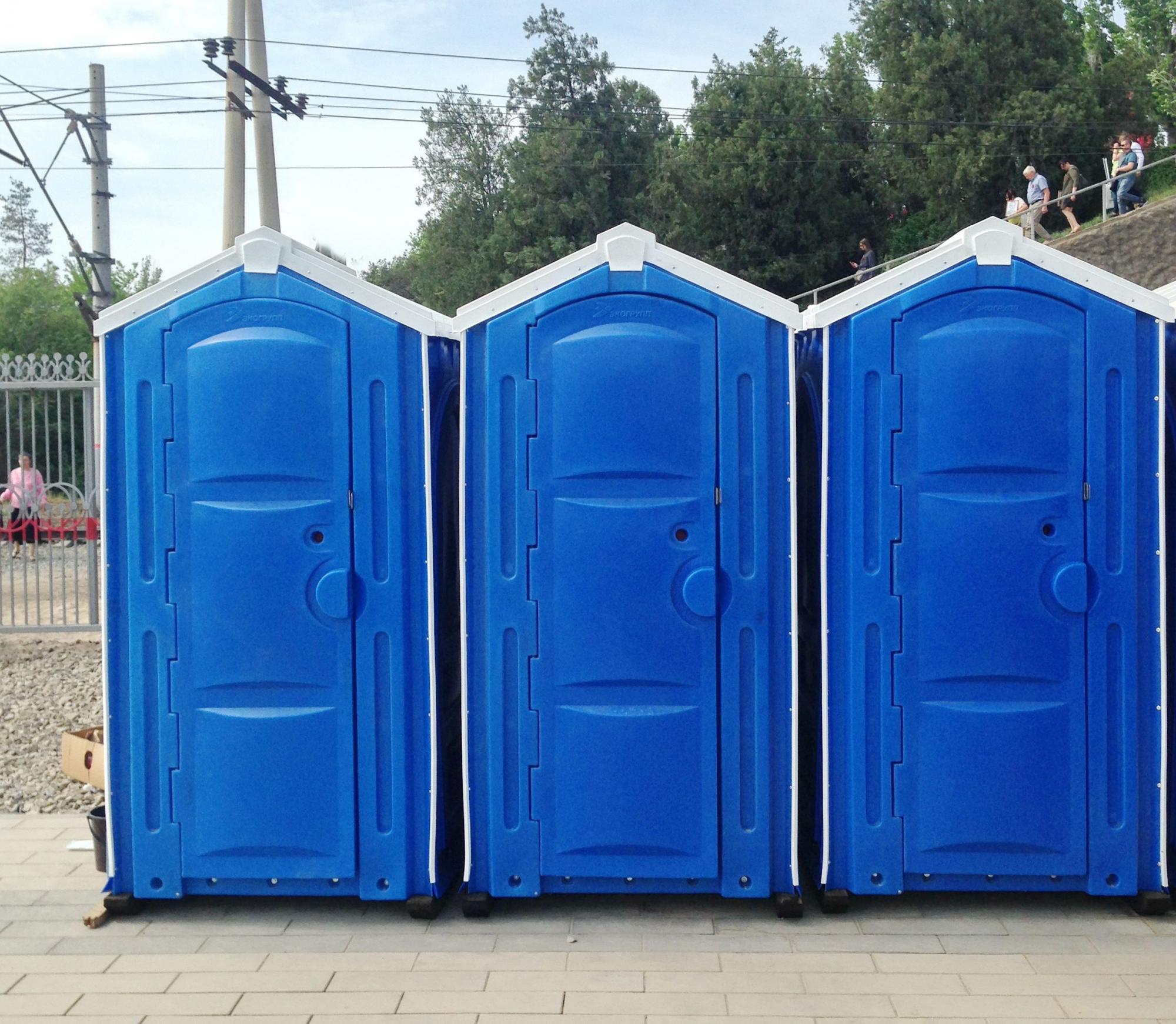 Уличные биотуалеты кабинки. Биотуалет кабинка гамма. Элит биотуалет кабины. Туалетная кабина для дачи. Туалет пластиковый уличный.