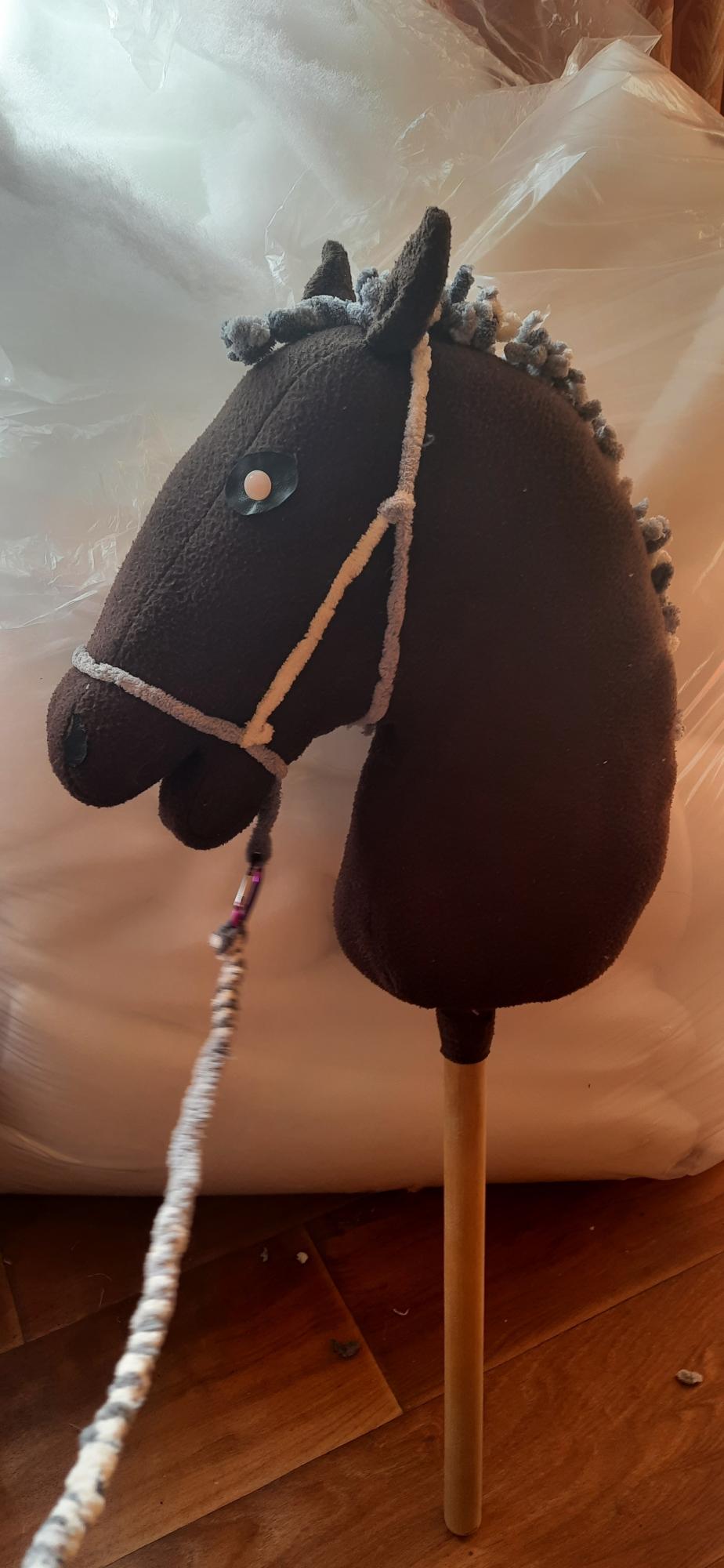 Хоббихорс, лошадь на палке - фотография № 1