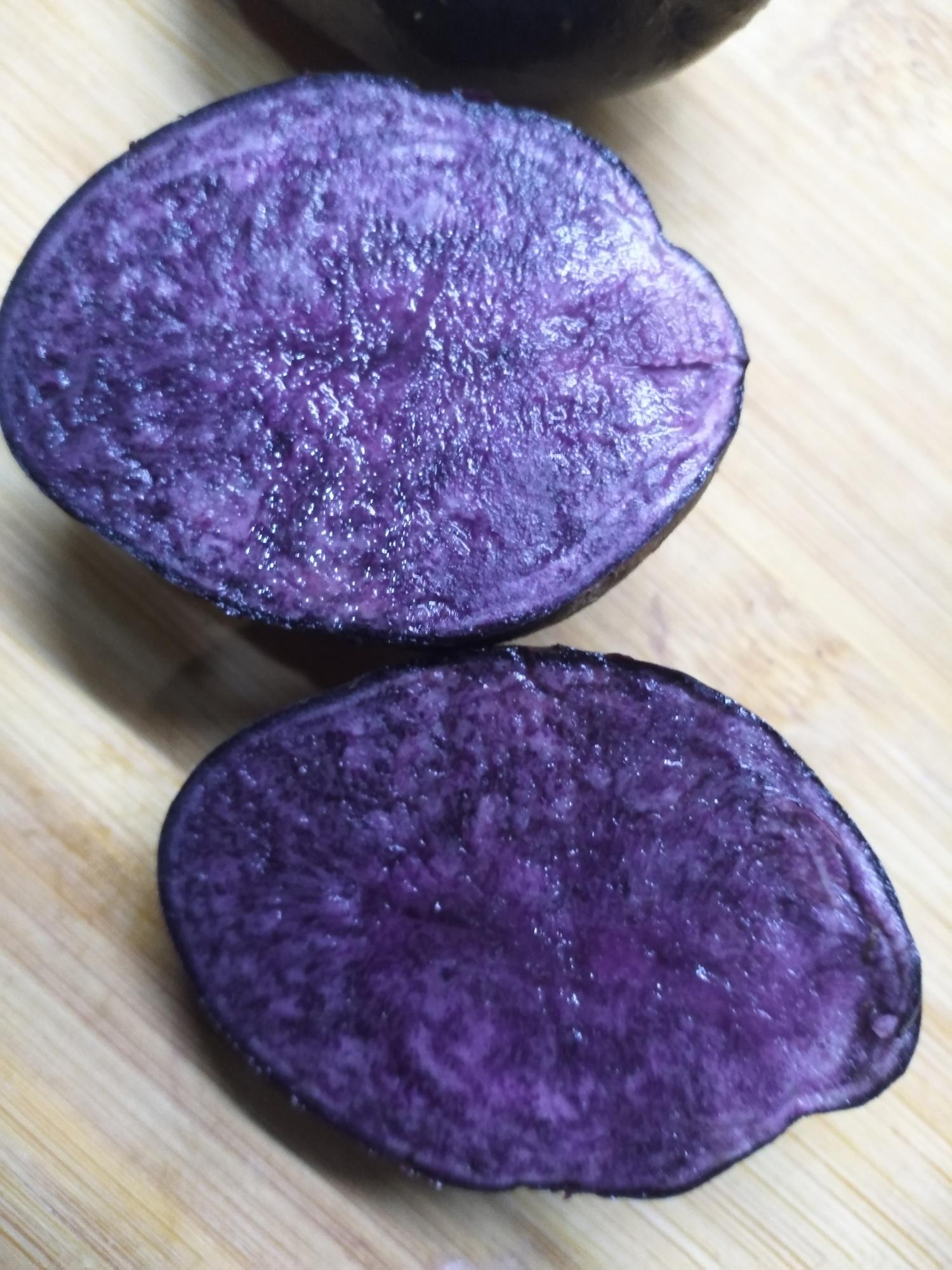 Фиолетовый картофель Пурпл маджестик - фотография № 1