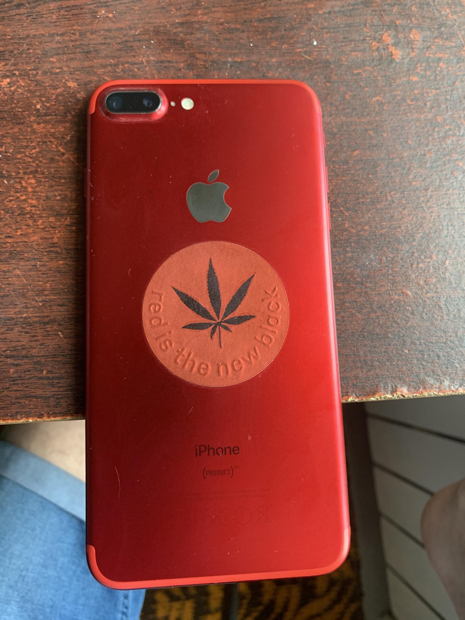 iPhone 7 plus 128 gb “Red” - фотография № 2