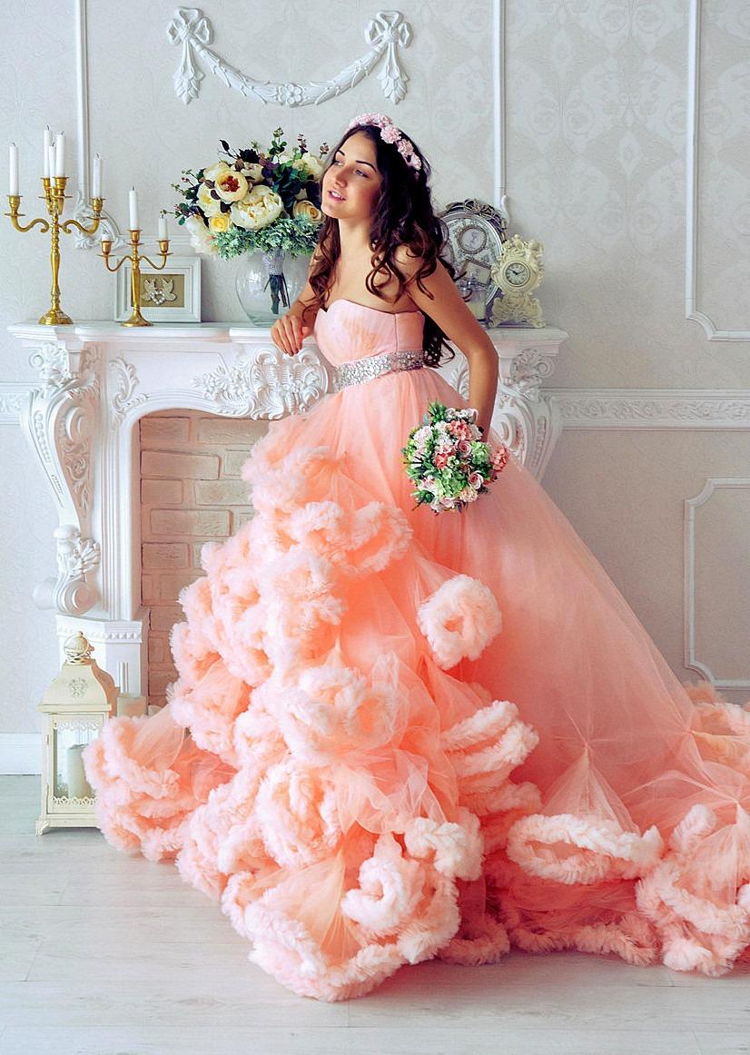 Свадебные платья в персиковом цвете