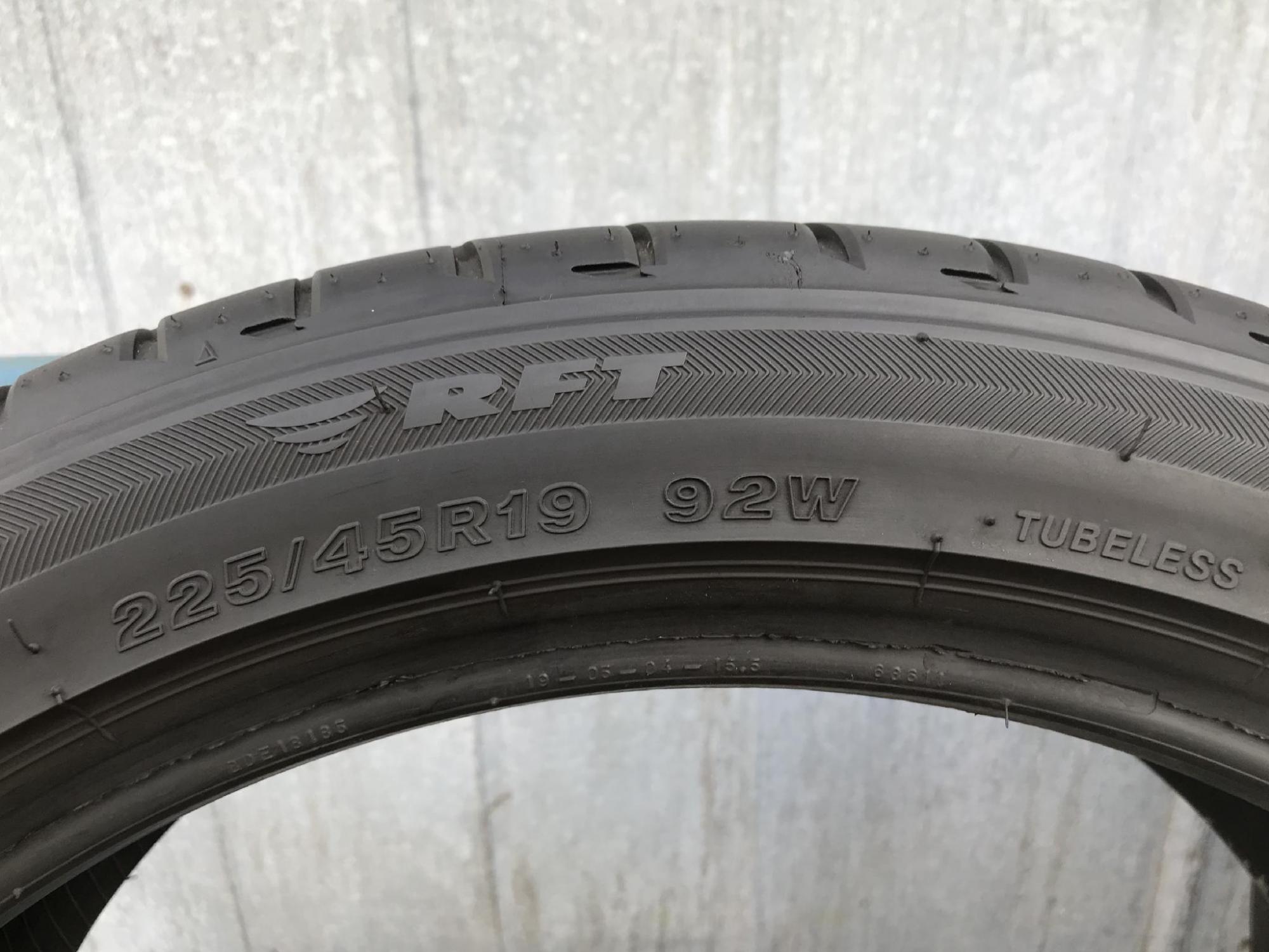 Шины 225 45 r19. 225/45 R19 Michelin. Мишлен пилот спорт 4 225/45/19. Michelin Pilot Sport 4s Treadwear. Michelin Pilot Sport 4s 225/40 r19 RUNFLAT.