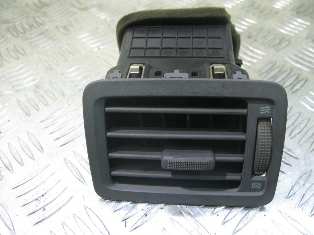 центральный дефлектор hyundai solaris 1 артикул. бмв х5 е53 щитки пластиковые защитные передние. солярис дефлектор воздуховода центральный. передние воздуховоды солярис. Hyundai solaris 2014 решетка воздуховода.