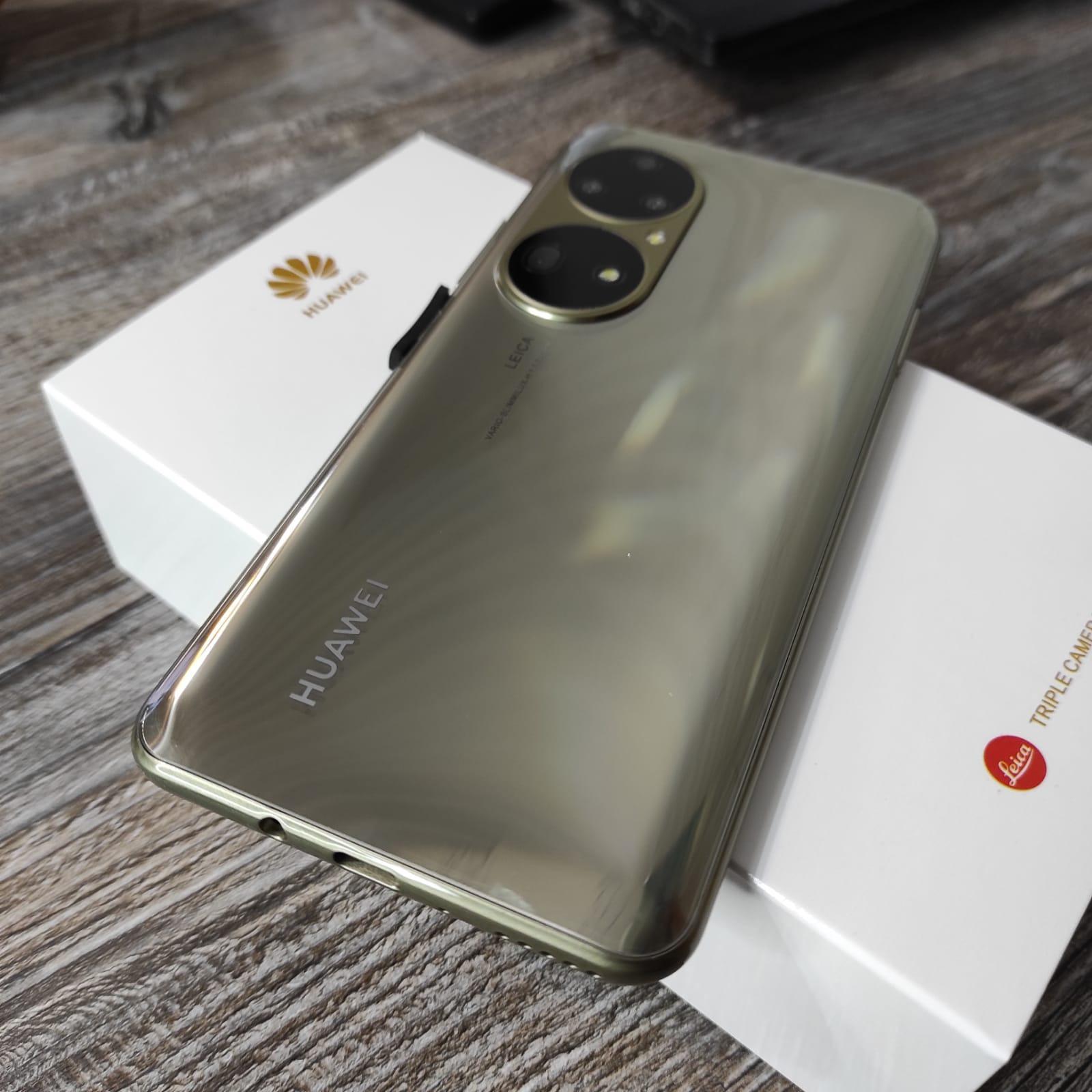 Huawei pro gold. Huawei p50