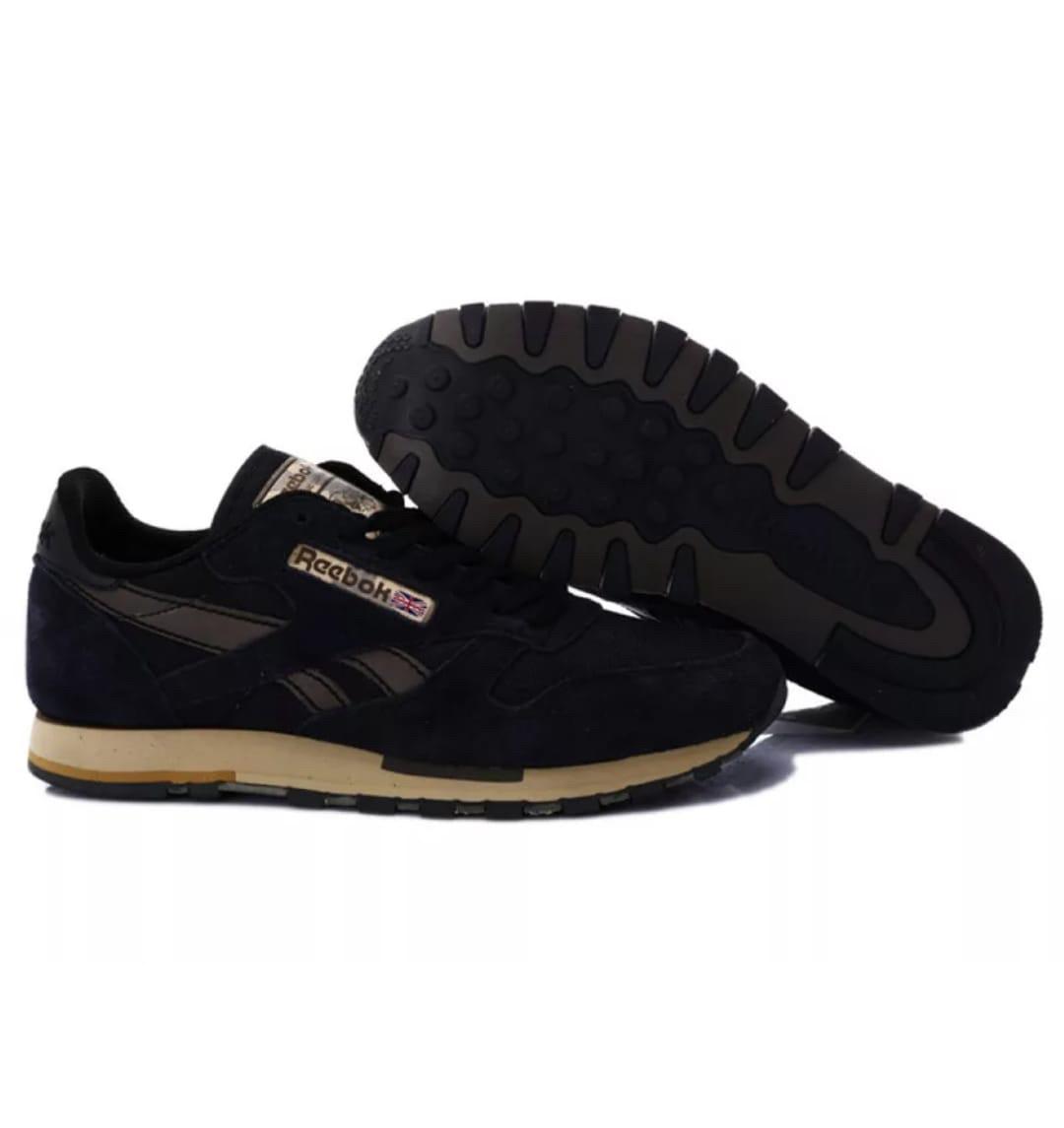 Брендовые кроссовки. Кроссовки рибок Классик Блэк. Reebok Classic Black замша. Кроссовки Reebok Suede черные. Кроссовки Reebok Classic Suede черные.