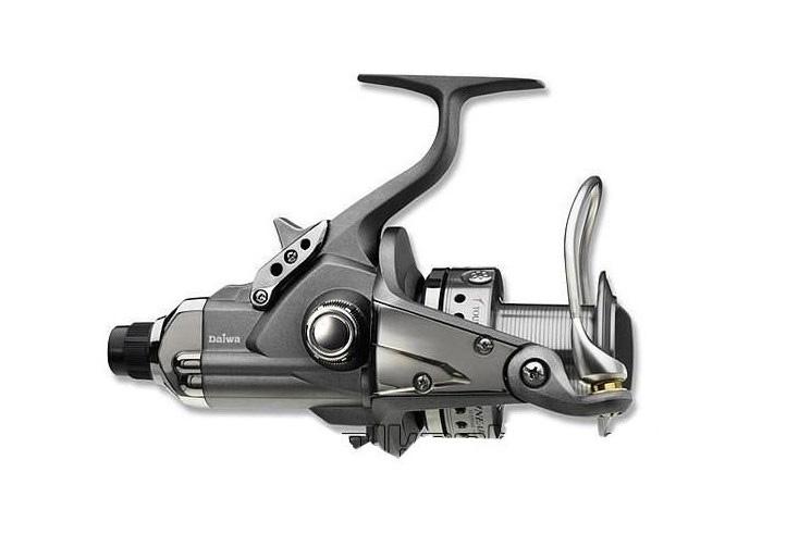 T s lines. Катушка Daiwa 5000 с байтранером. Дайва байтранер 4500. Daiwa Tournament Linear-s 5000br. Катушки Линеар турнамент.