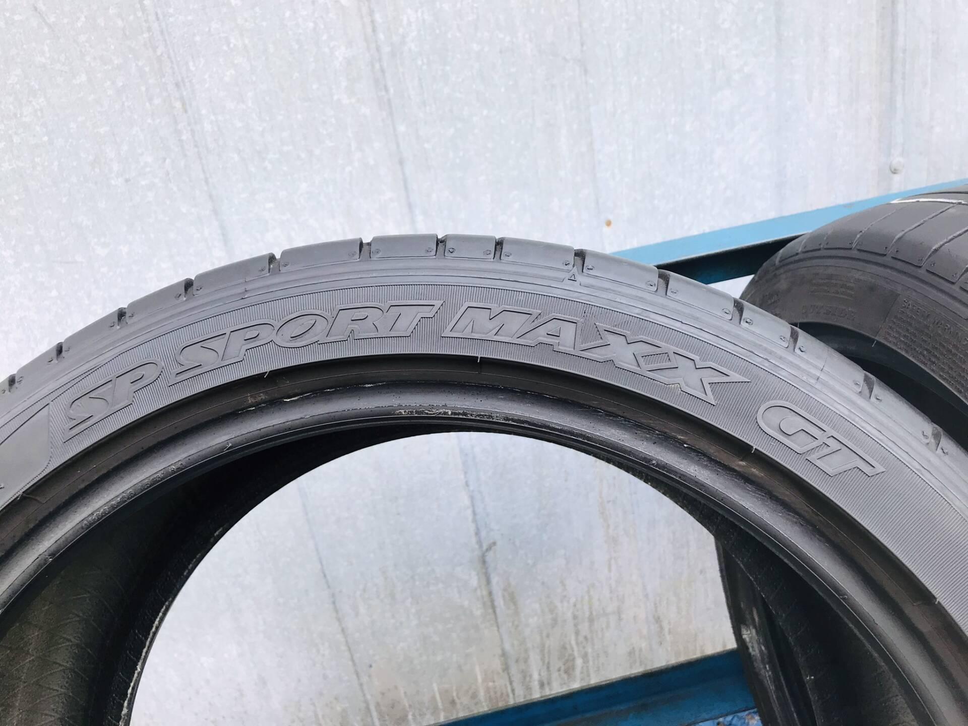 Шины 235 45 r18 лето. 235 40 R18 Dunlop Sport Maxx. Dunlop SP Sport Maxx 235/40 r18. Dunlop Sport Maxx 255 40 18. 235 40 R18 Dunlop Sport Maxx Drive.