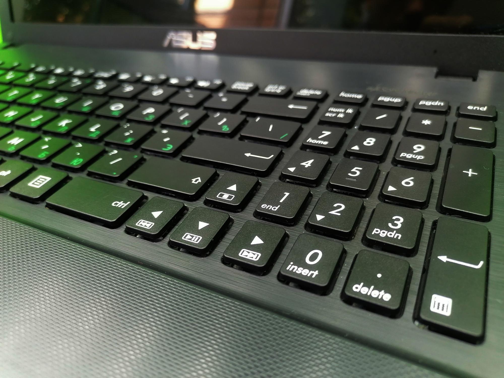 Мощный игровой ноутбук 4 ядра GeForce 2GB А7652 купить в Москве, цена ...