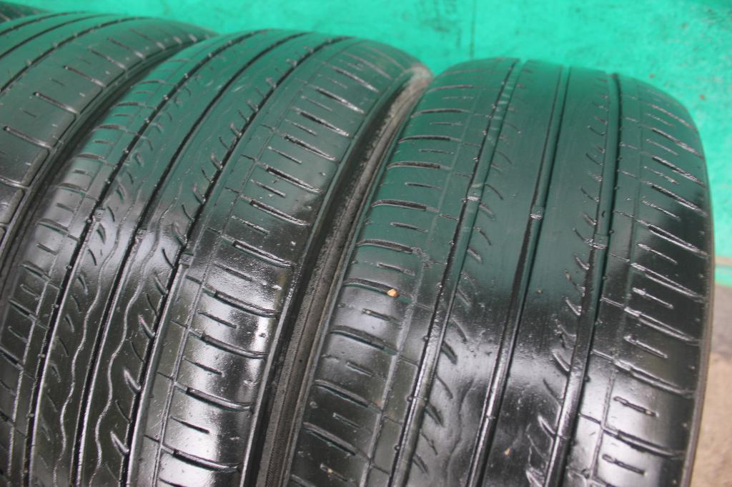 Лучшая летняя резина. Шина 155/70r13 vittos vsp03a 75t. Kumho solus kh17 215/50r17. Kumho solus kh17. Kumho solus kh17 летняя.