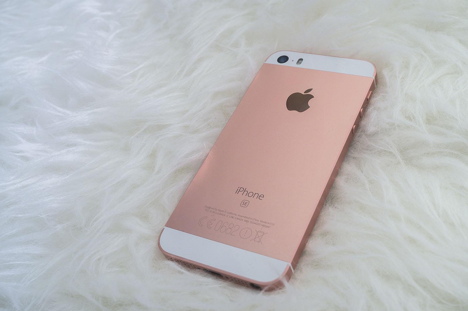 Айфон 5 се розовый