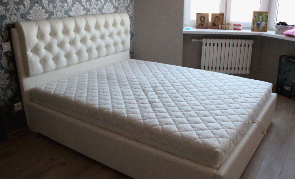 Кровать мягкая Ami